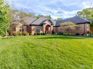 1053 Charter Pl, Dayton, OH 45458
