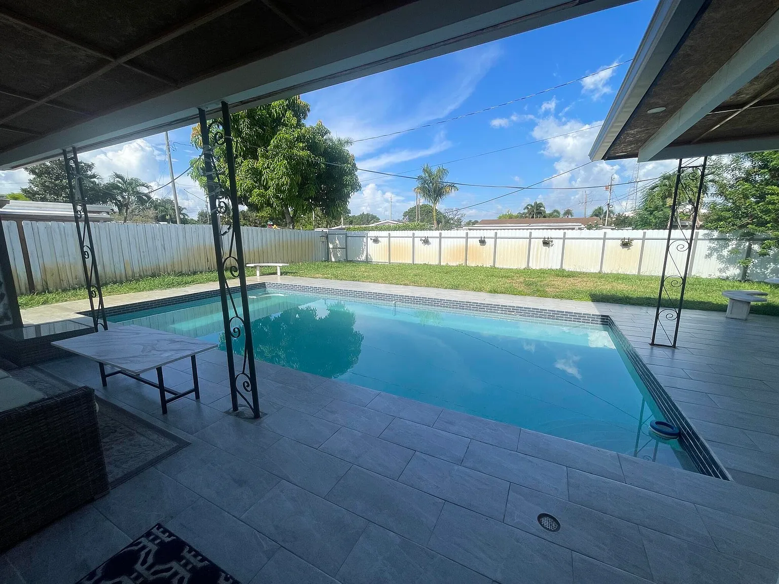 3 bed, 2.0 bath, 1509 sqft, $4,000 — Photo 3