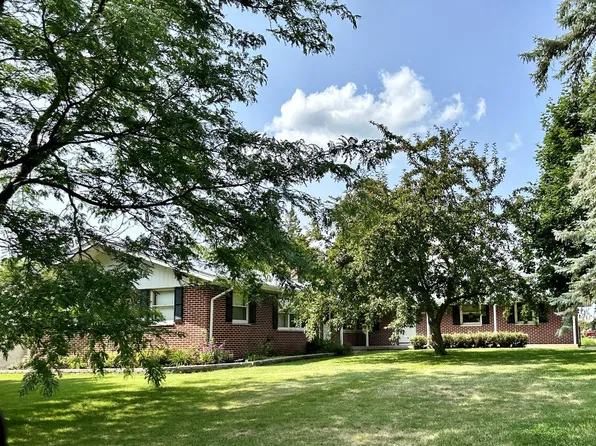 1256 West Satinwood LANE, Whitewater, WI 53190