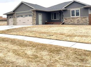 204 W 12th St, Dell Rapids, SD 57022