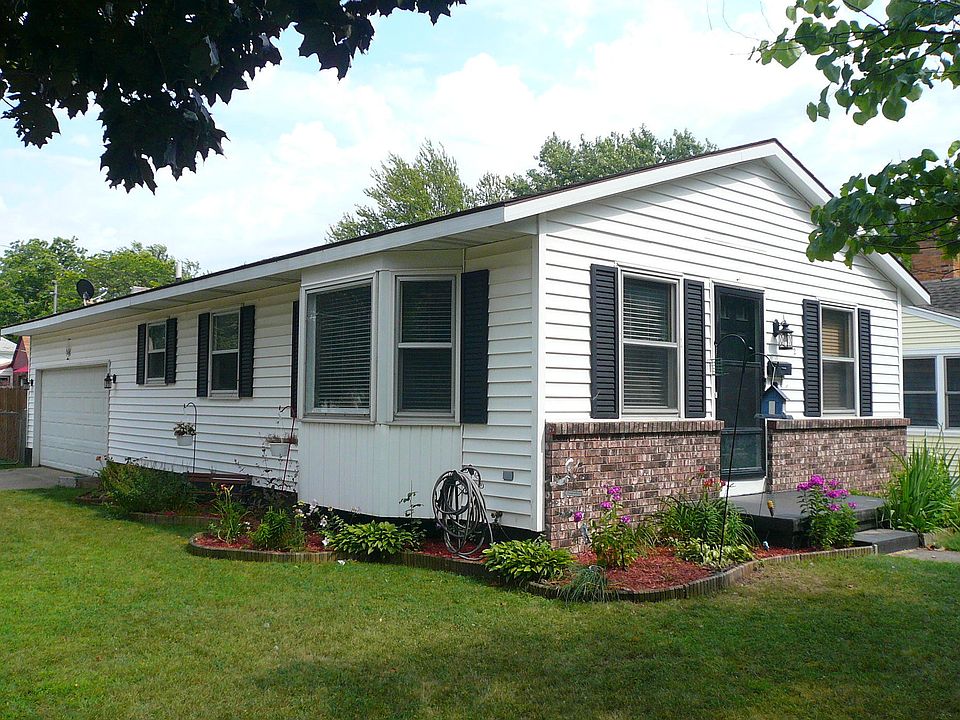 1st image of 1632 Tamarack Ave NW