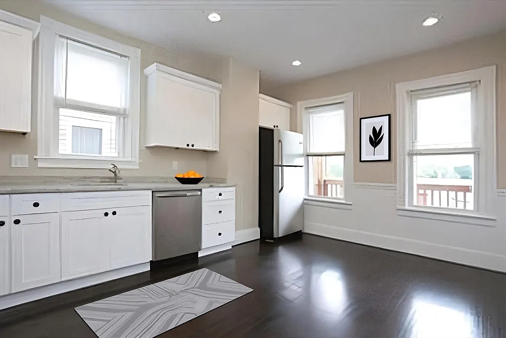 Building Photo - 41 Saint Edward Rd #3