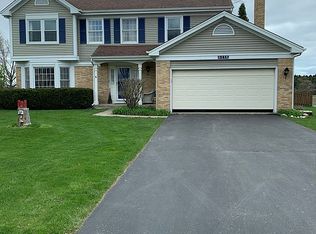 6116 Indian Trail Rd, Gurnee, IL 60031