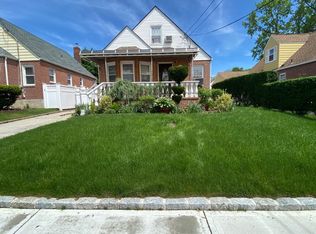 23813 116th Rd, Elmont, NY 11003