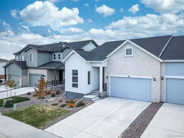 195 Silver Rock Trl — Photo 1