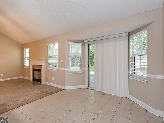 3rd image of 330 E Country Woods Dr