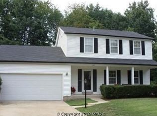 5701 Regimental Ct, Centreville, VA 20120