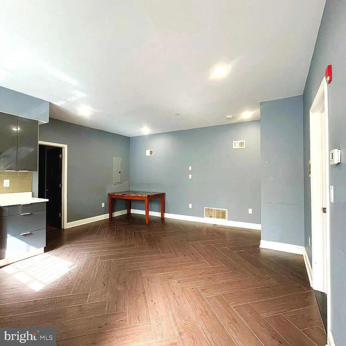 2 bed, 2.0 bath, 3180 sqft, $1,800 — Photo 4