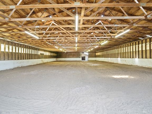 Imagine riding year round.....any time of the day! 60 X 120 indoor arena is fully lit and natural light comes thru the skylights