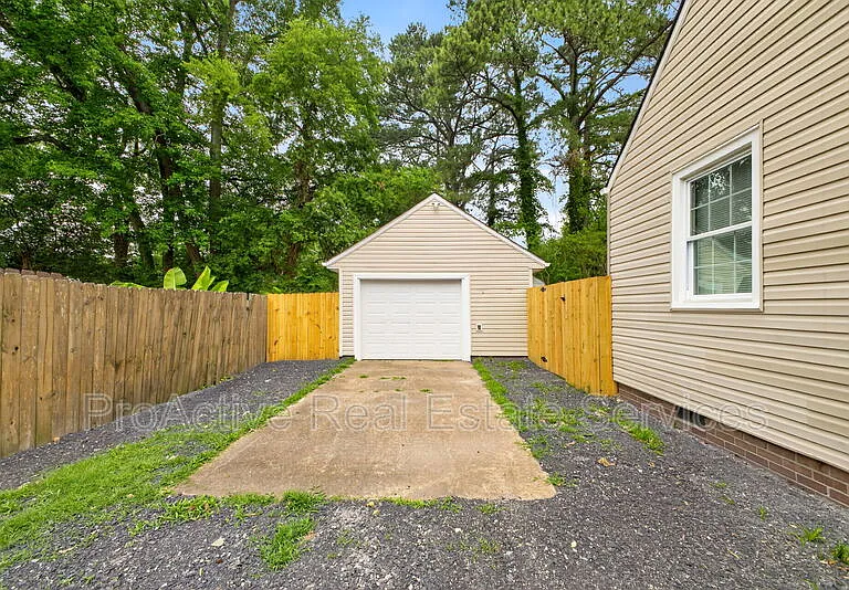 816 Martin Ave — Photo 19