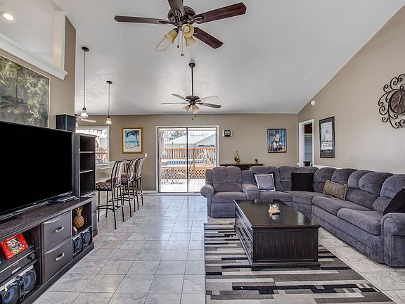 5th image of 839 Marquee Dr