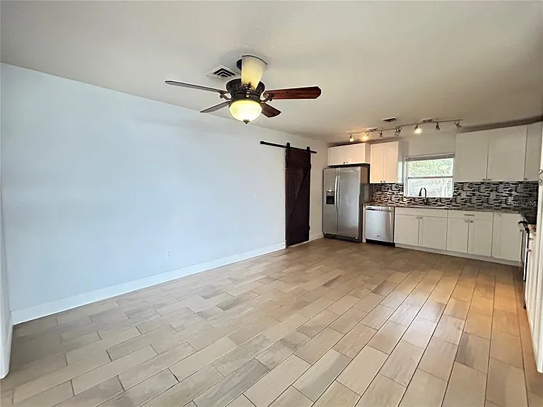 1241 N Lake Elbert Dr NE — Photo 5