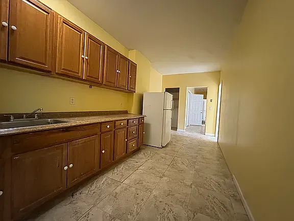 88 Chadwick Ave #1E — Photo 3