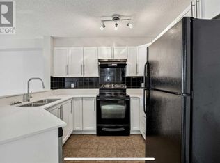 60 Panatella St NW, Calgary, AB T3K0M1