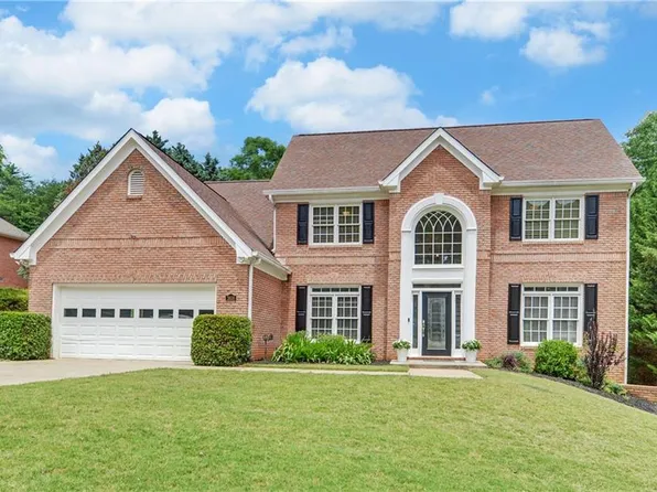 2638 Waters Edge Dr, Gainesville, GA 30504