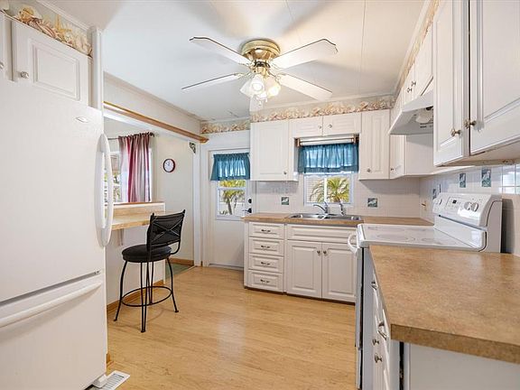 2nd image of 5791 Orange Blossom Rd