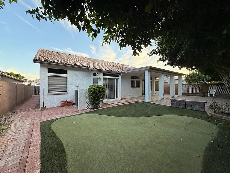 1850 W Desert Ln — Photo 38