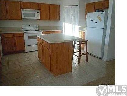 3rd image of 3006 N Evergreen Cir
