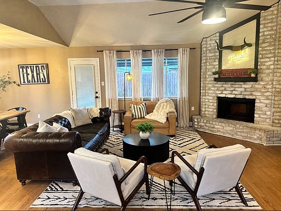 2nd image of 2406 Strait Ln