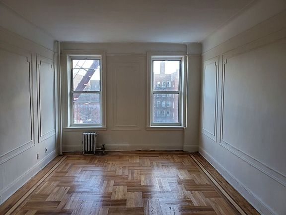 3rd image of 41-25 44th St APT E4