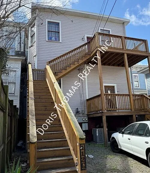 112 E Duffy St — Photo 1