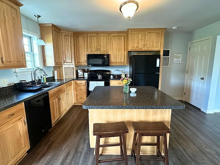 71 Gable Dr — Photo 10