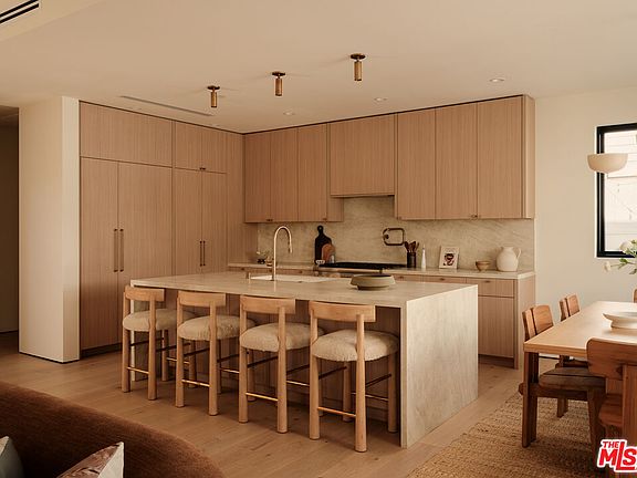 5th image of 2121 Curtis Ave Unit A