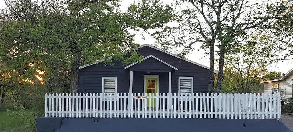 3 bed, 2.0 bath, 1250 sqft, $2,495 — Photo 1