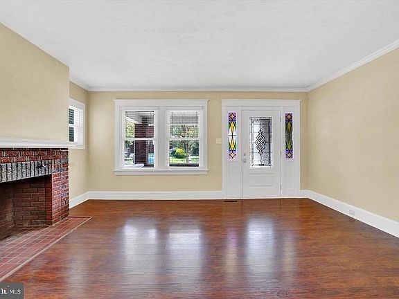 5th image of 655 Colonial Ave