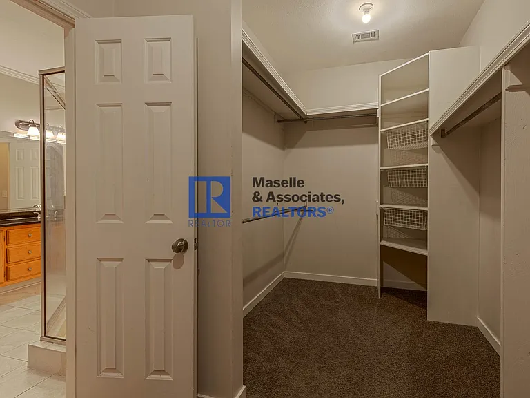 1046 Newland St — Photo 29