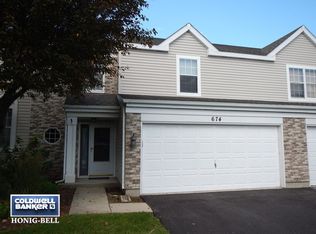 674 Savannah Ln, Crystal Lake, IL 60014