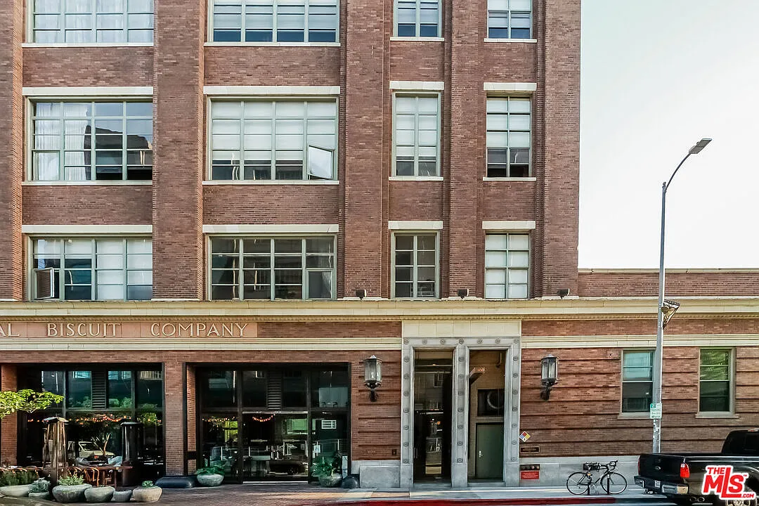 1 bed, 2.0 bath, 2603 sqft, $8,500 — Photo 3