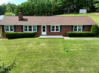 135 Tickle St, Bluefield, VA 24605