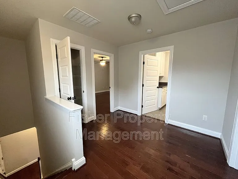 1411 Porter St #B — Photo 13