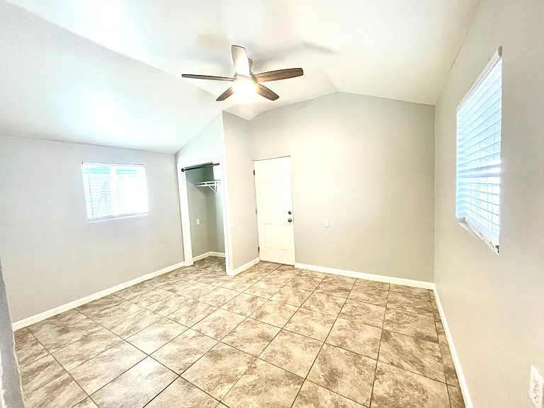 5025 1/2 Lotus St — Photo 5