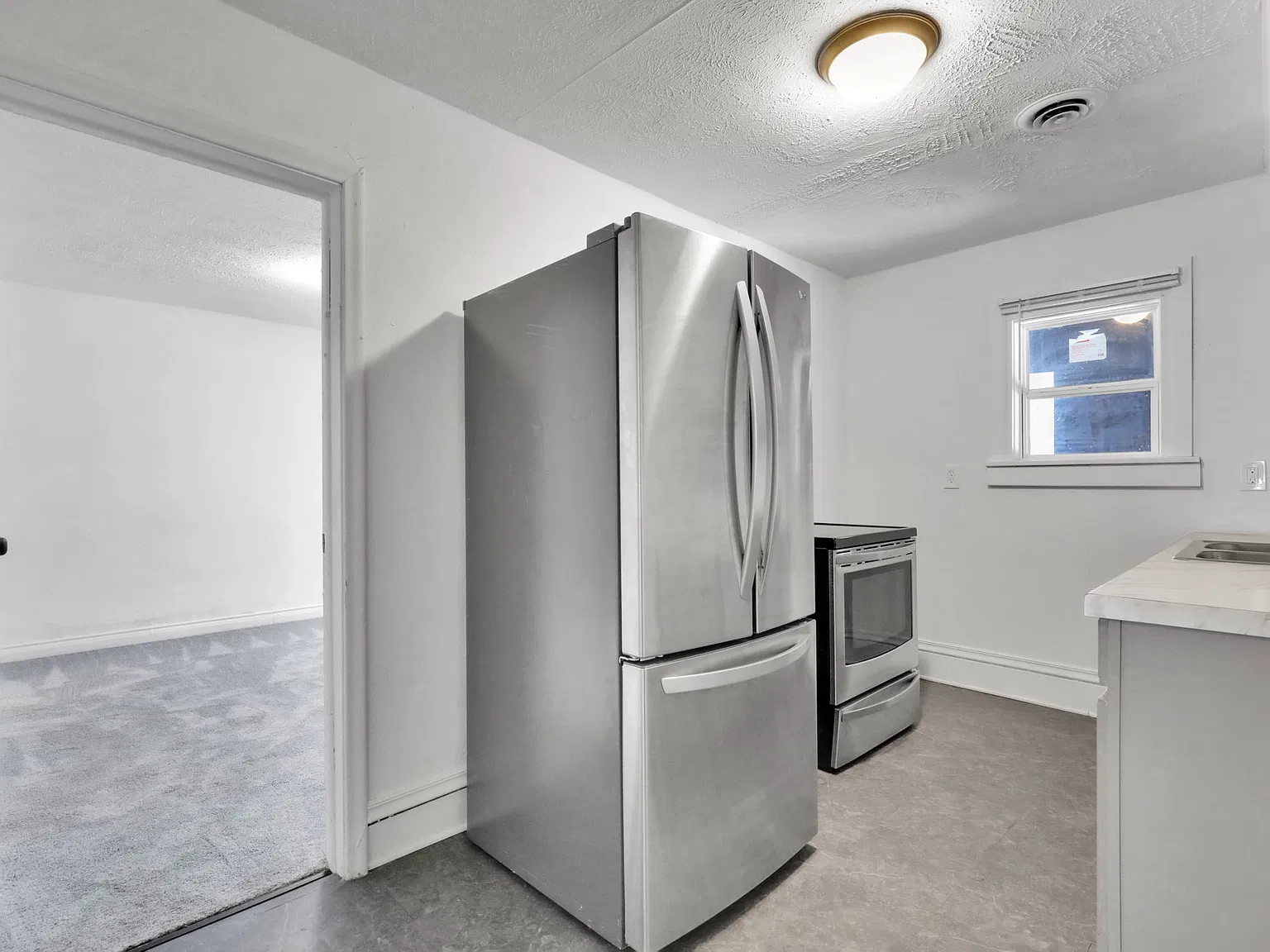 2 bed, 930 sqft, $1,050 — Photo 4