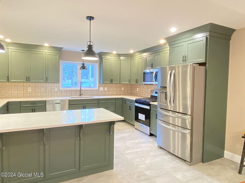 4th image of 76 Gray Avenue