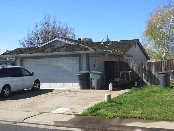 2nd image of 1419 Santa Fe Cir