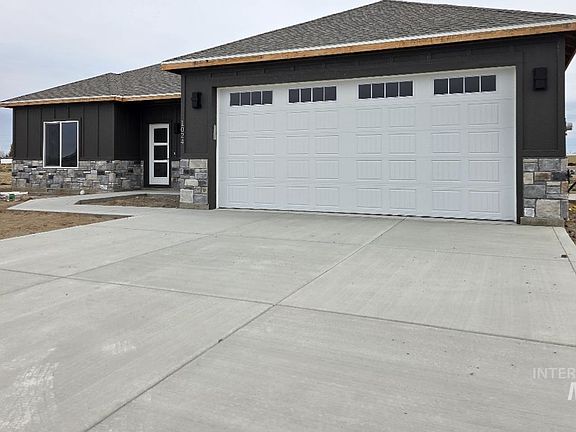 2nd image of 1024 Sage Ln
