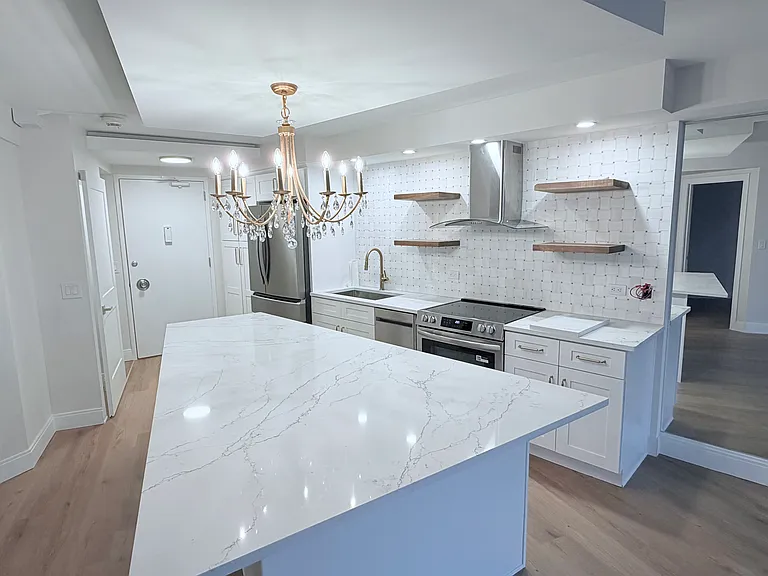 300 N State St #4009 — Photo 3