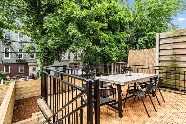 Rented by Compass | media 22