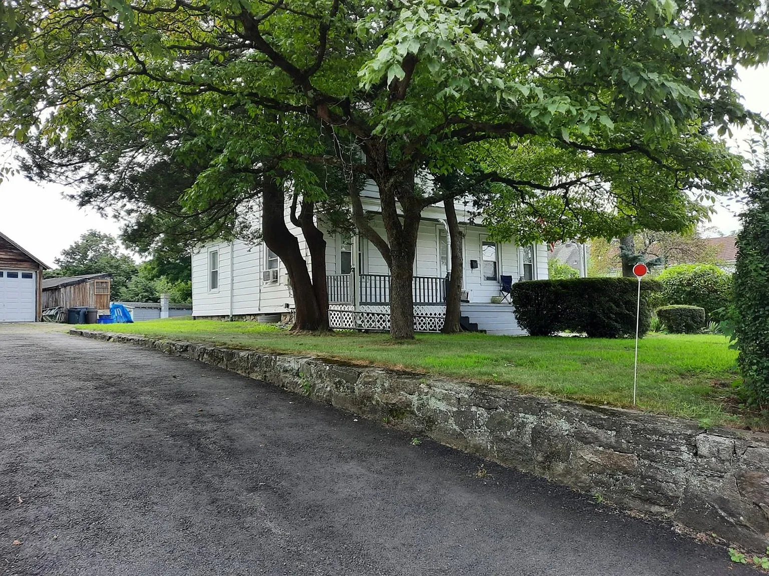 3 bed, 1.5 bath, 1450 sqft, $4,300 — Photo 3