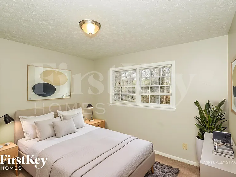 335 Sharon Dr — Photo 15