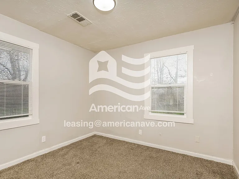 1741154_009_bedroom_13648581.jpg