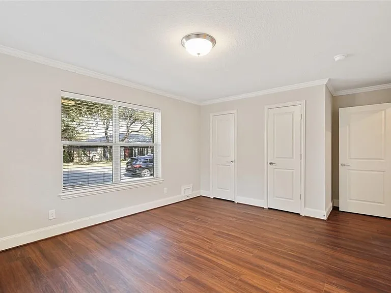 9015 Villa Park Cir — Photo 23