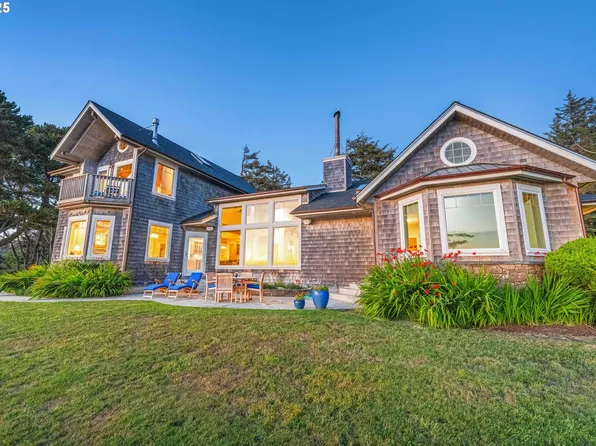 88248 Tokyo Ln, Bandon, OR 97411