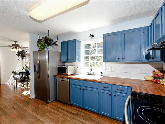 5th image of 2461 Zachary Woods Dr NW