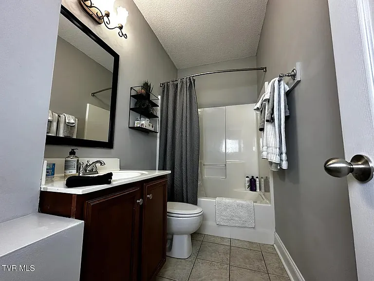 169 E Grande Ave #100 — Photo 20