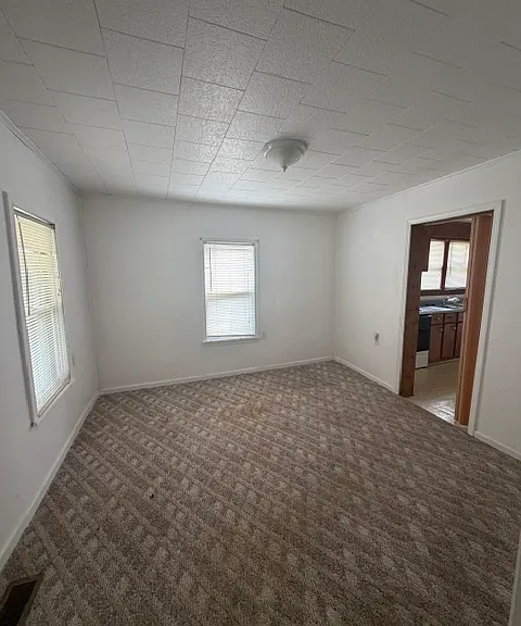 615 S Main St — Photo 13