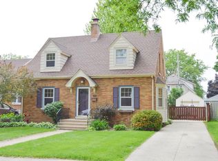 2552 Lincoln Rd, Kenosha, WI 53143